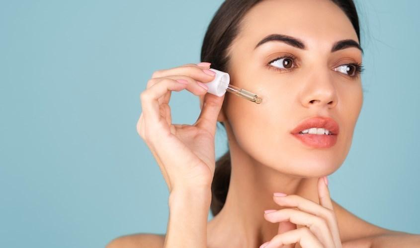 Chăm Sóc Da Ban Đêm Bằng Các Sản Phẩm Chuyên Dụng