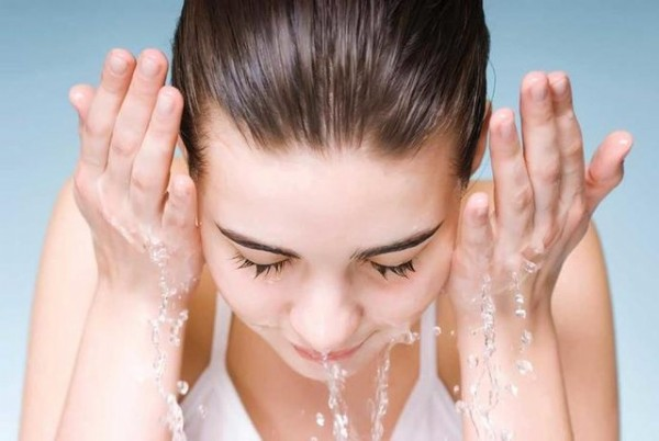 Làm Sạch Là Bước Đầu Quan Trọng Trong Quy Trình Chăm Sóc Da Hàng Ngày